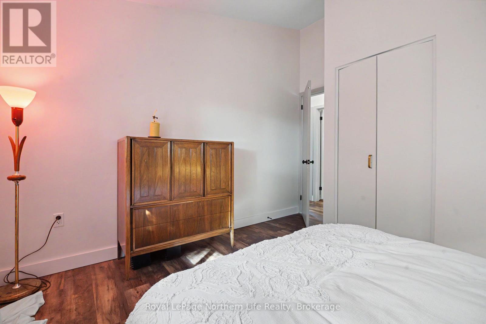 250 RICHARD ROAD - 11