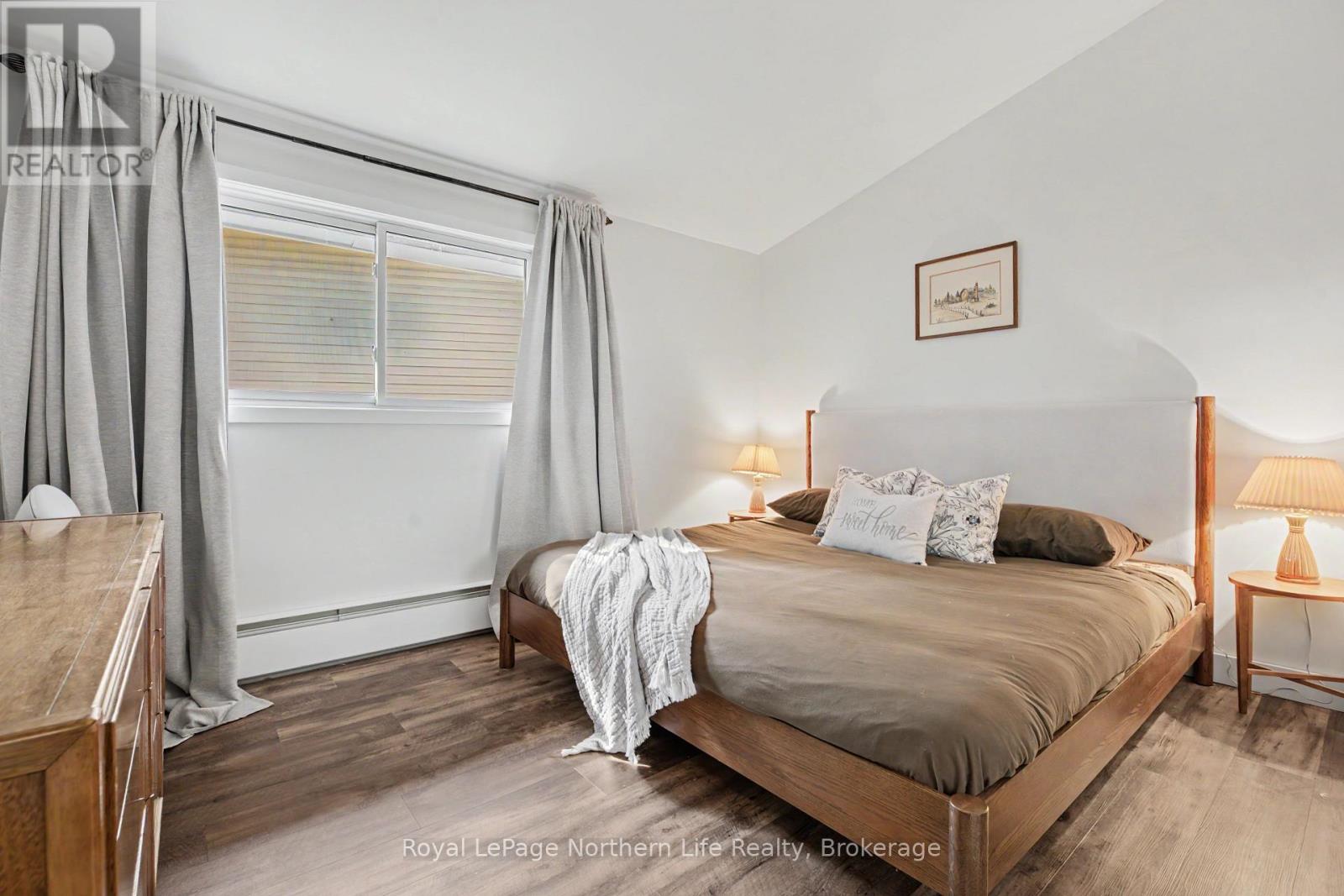 250 RICHARD ROAD - 16