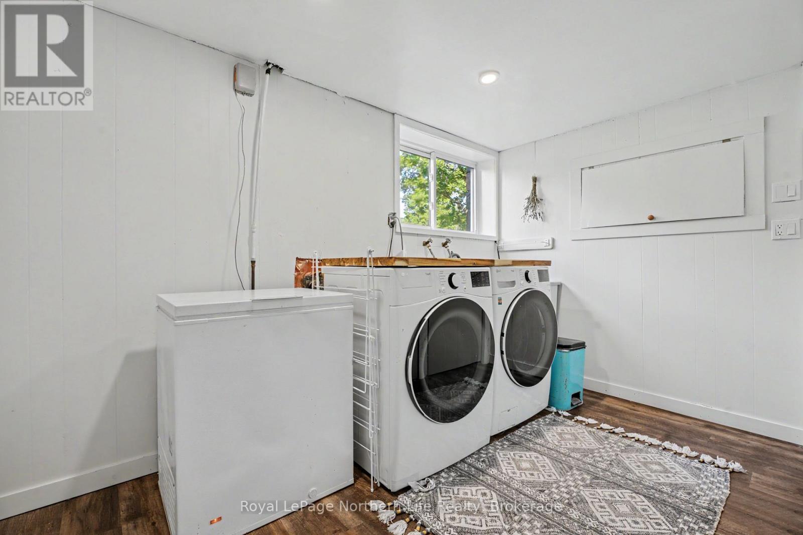 250 RICHARD ROAD - 28