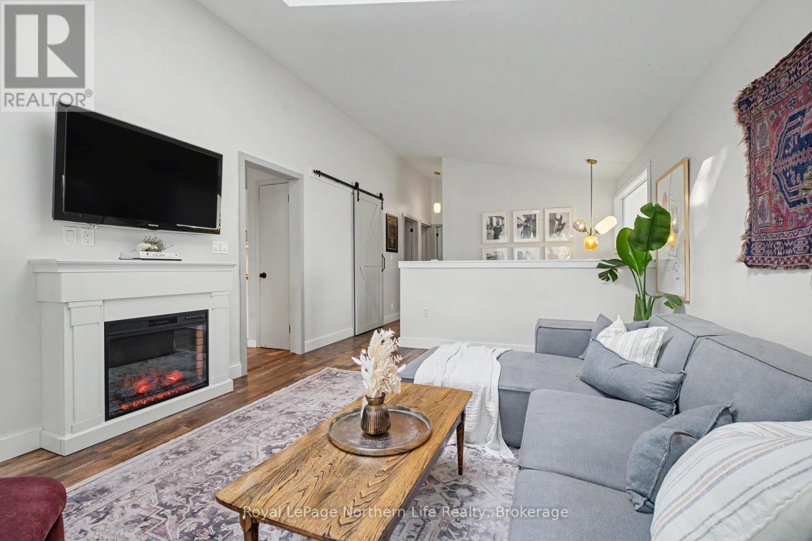 250 RICHARD ROAD - 4