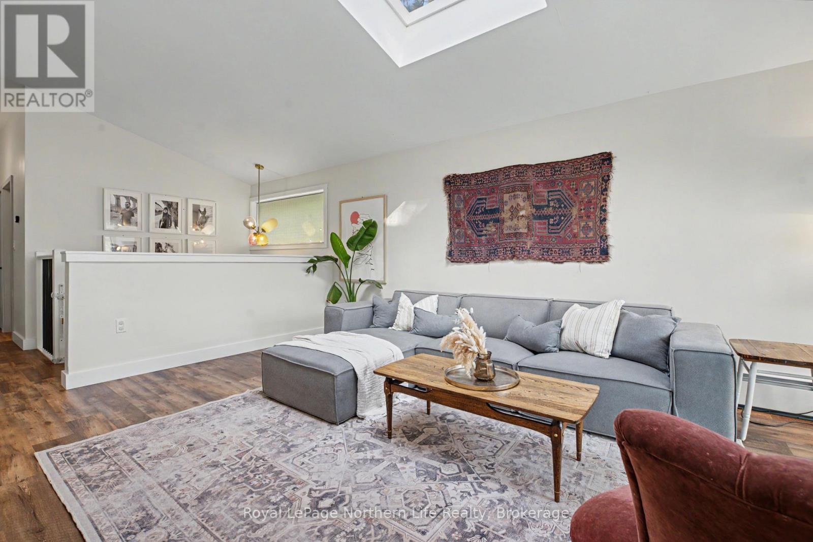250 RICHARD ROAD - 5