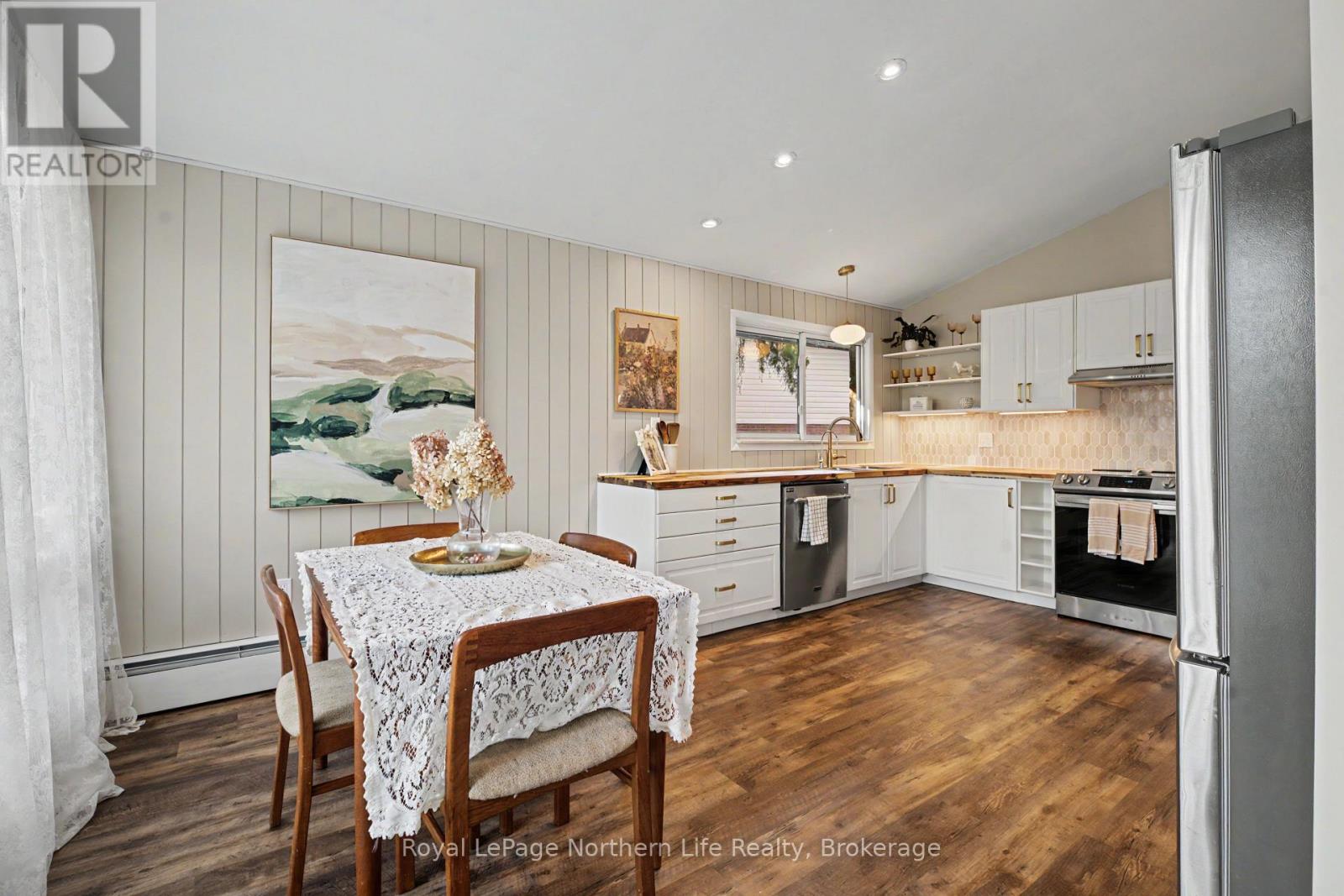 250 RICHARD ROAD - 9