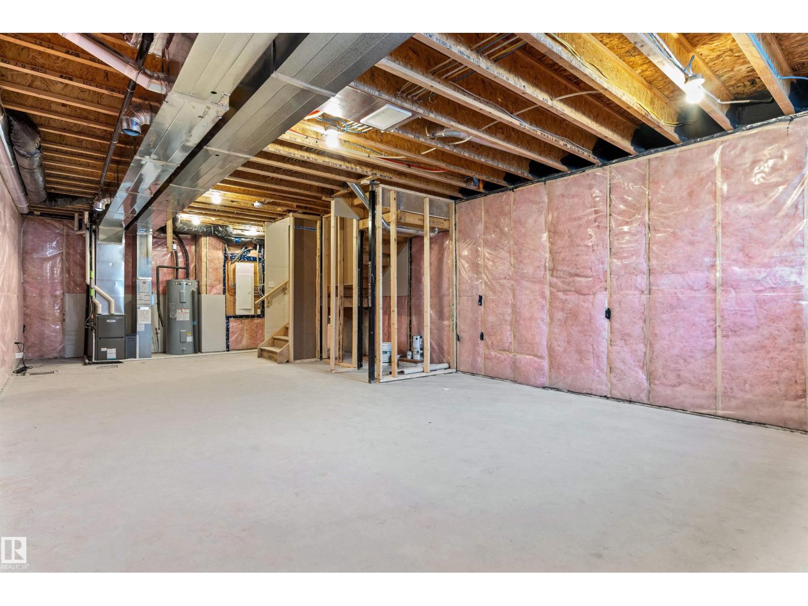 1218 MCLEOD AV - 30