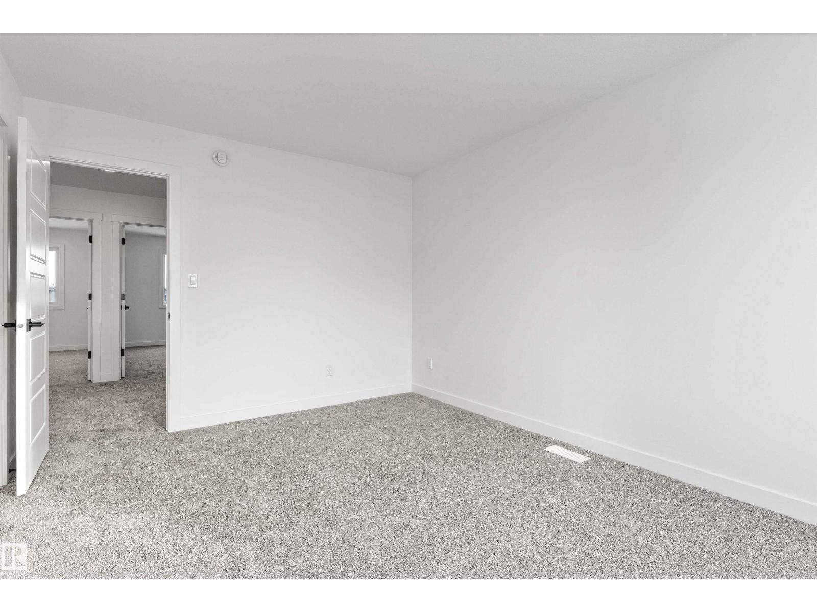 1218 MCLEOD AV - 26