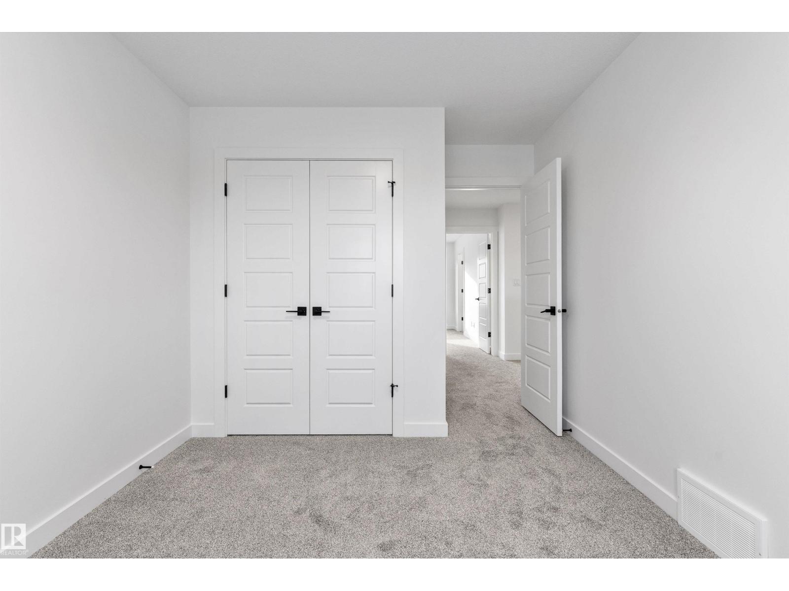 1218 MCLEOD AV - 21