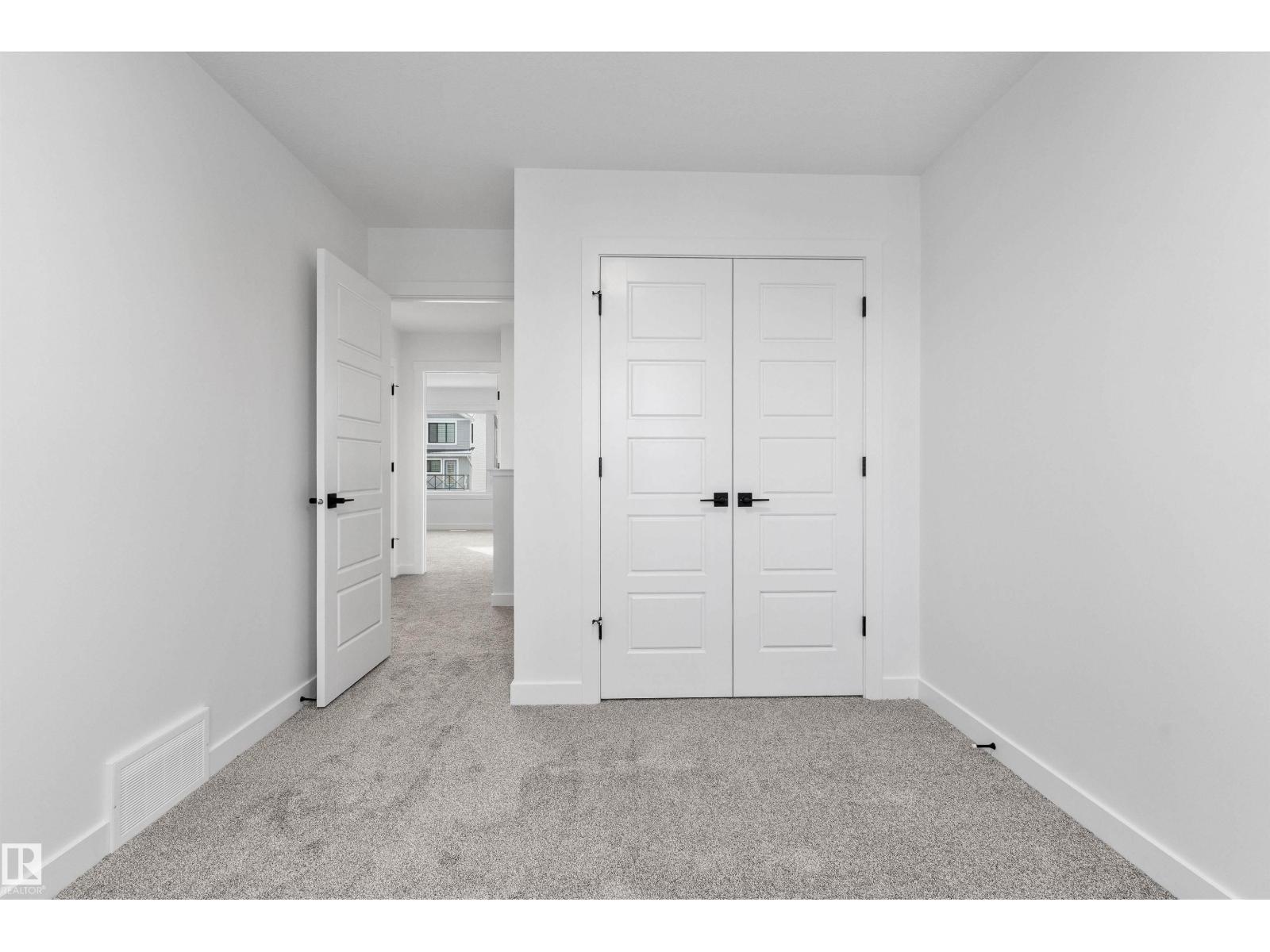 1218 MCLEOD AV - 18