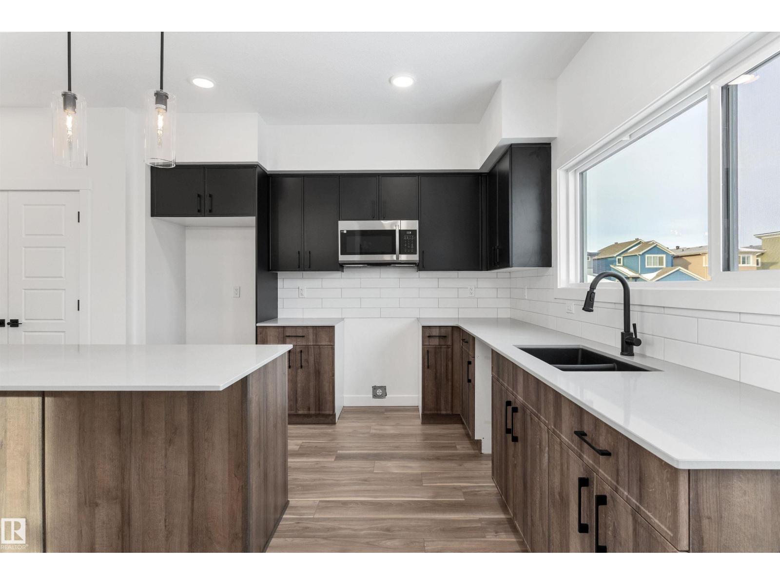 1218 MCLEOD AV - 4
