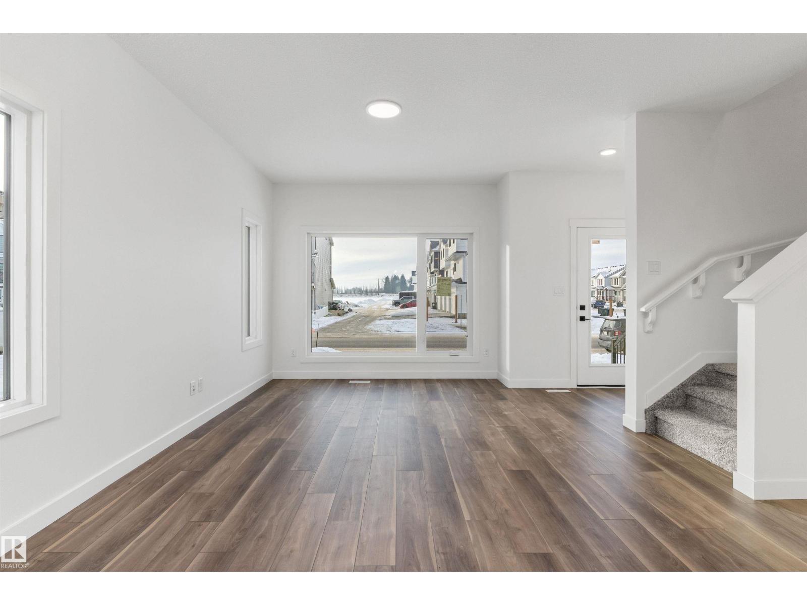 1218 MCLEOD AV - 11