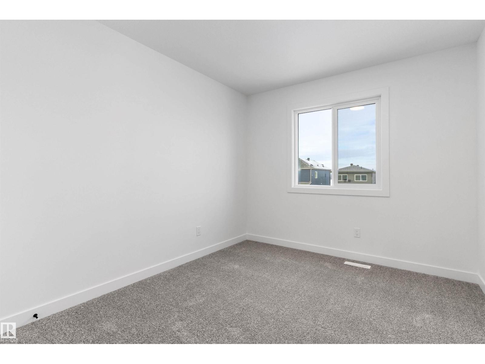 1218 MCLEOD AV - 17