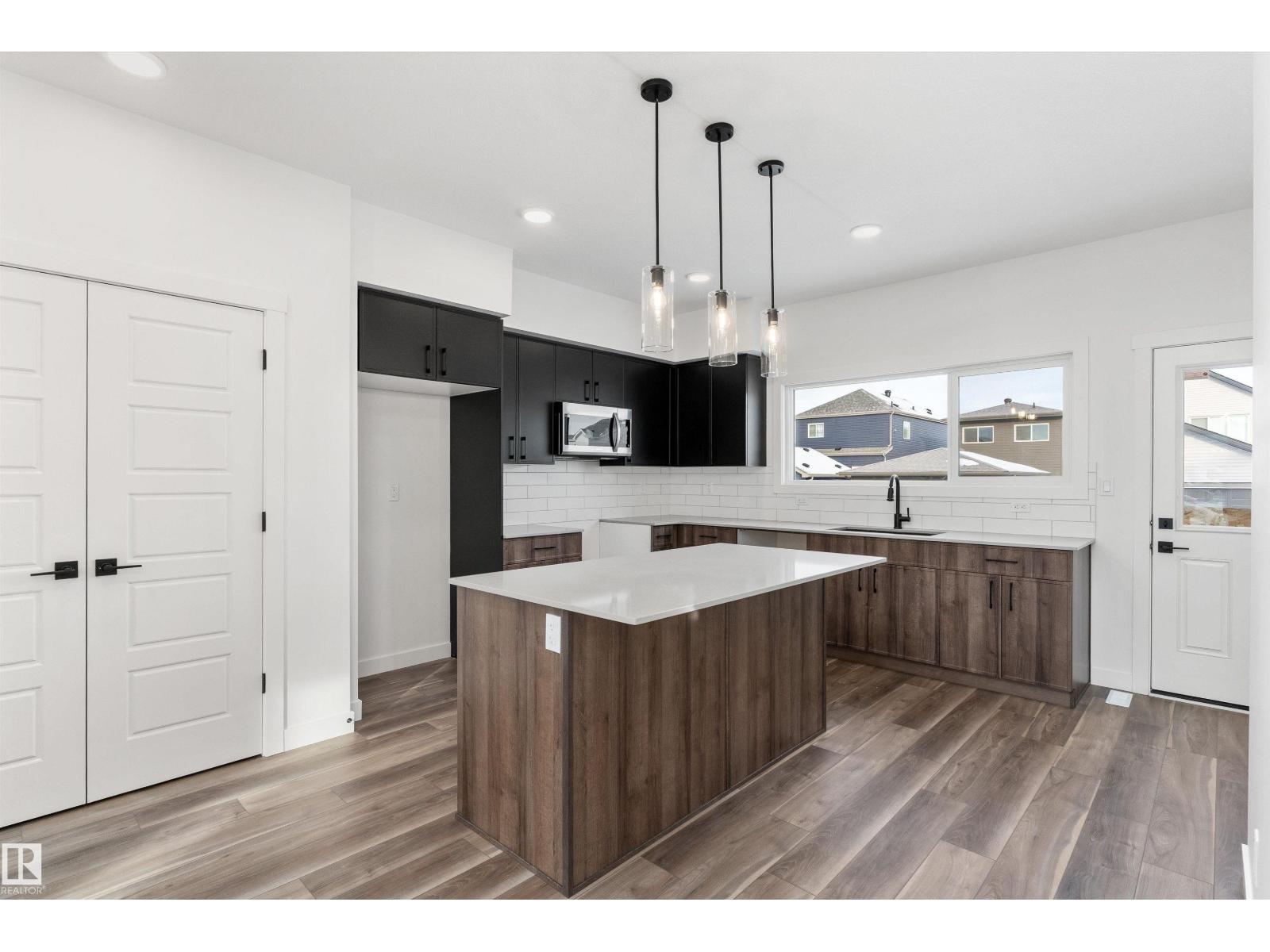 1218 MCLEOD AV - 5