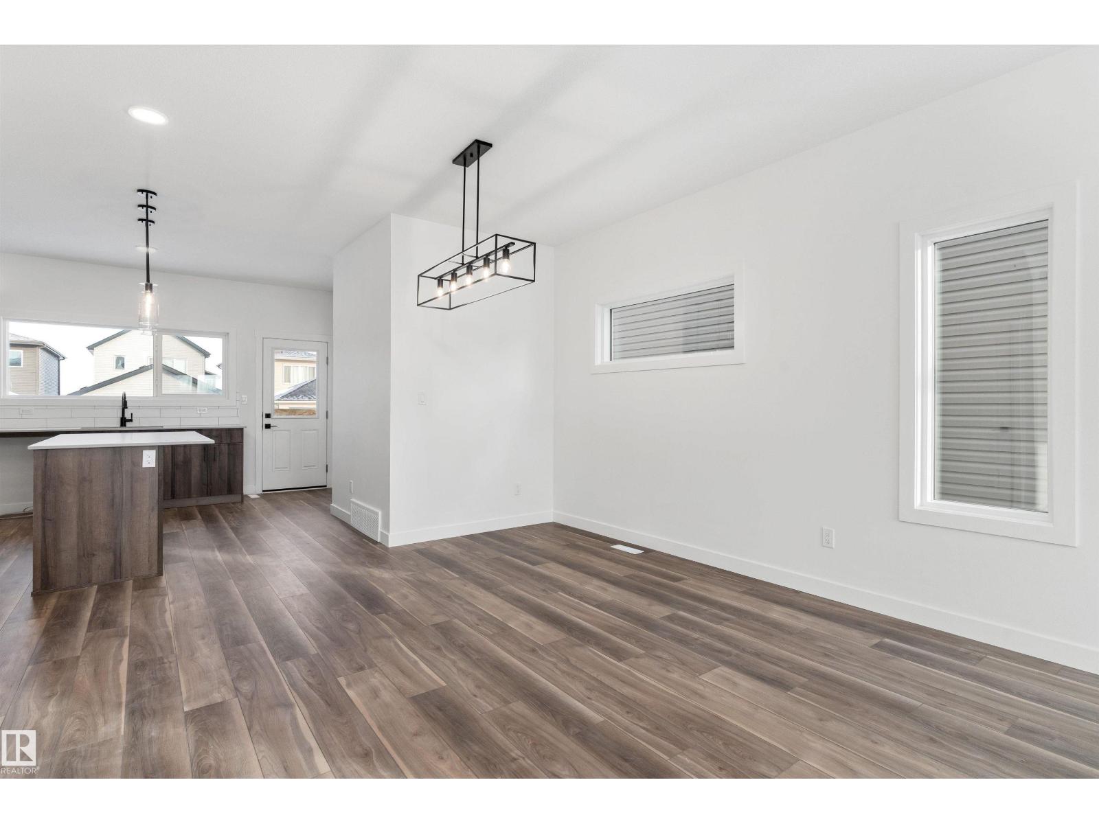1218 MCLEOD AV - 10