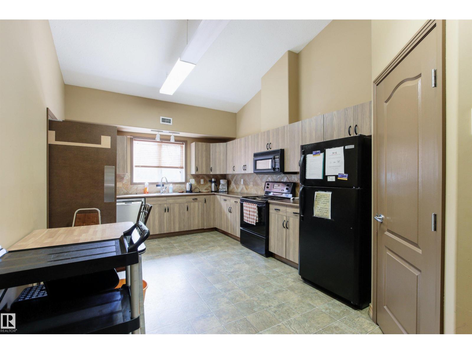 #203 8956 156 ST NW - 51