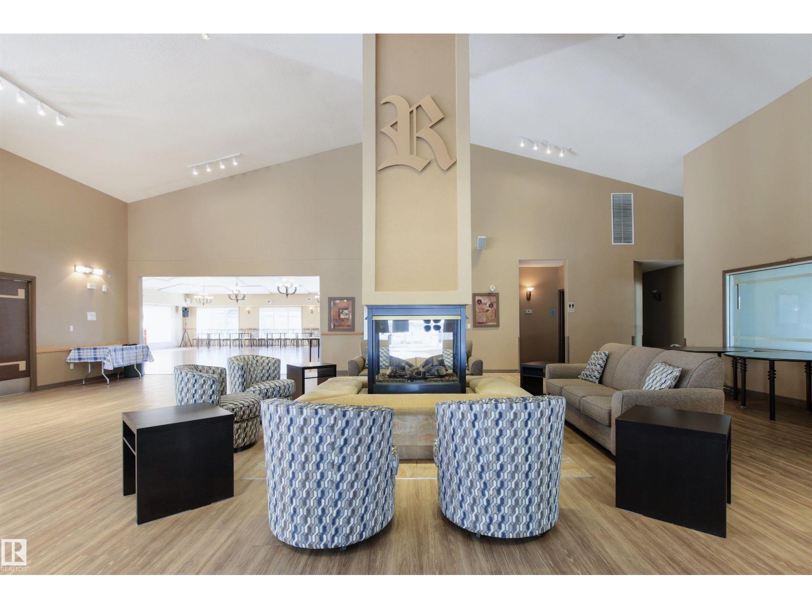 #203 8956 156 ST NW - 45