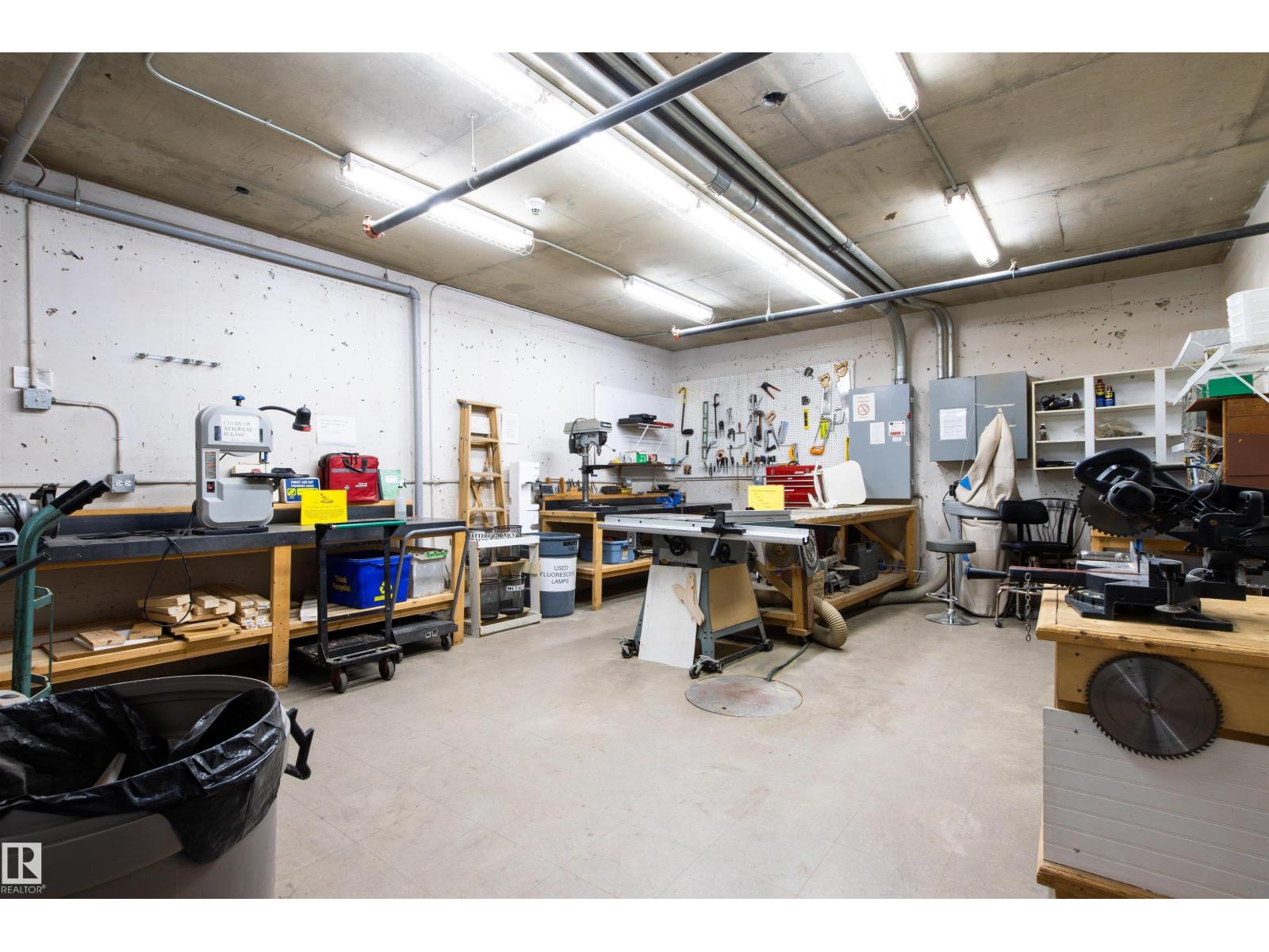 #203 8956 156 ST NW - 60