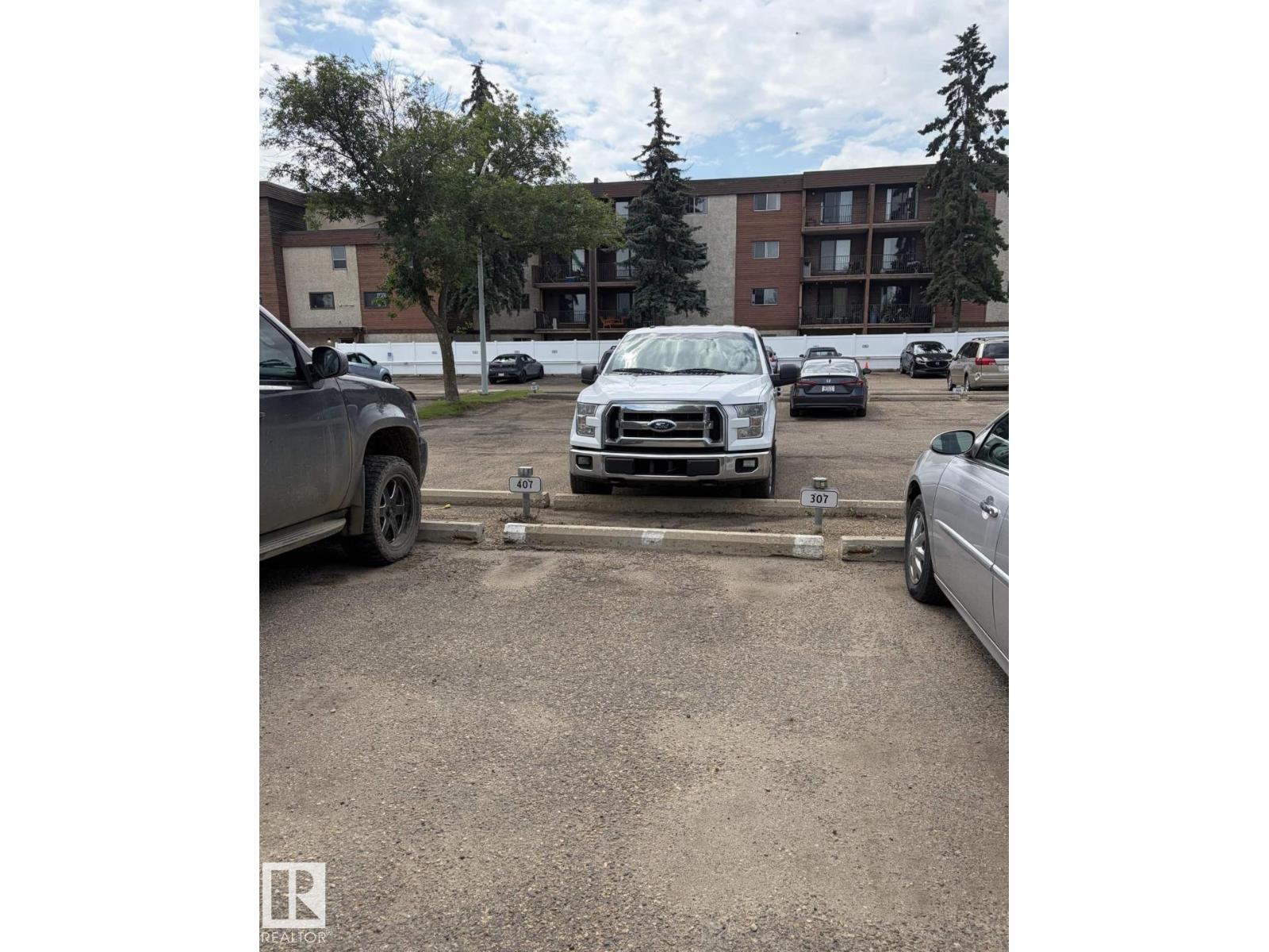 #407 3610 43 AV NW - 26
