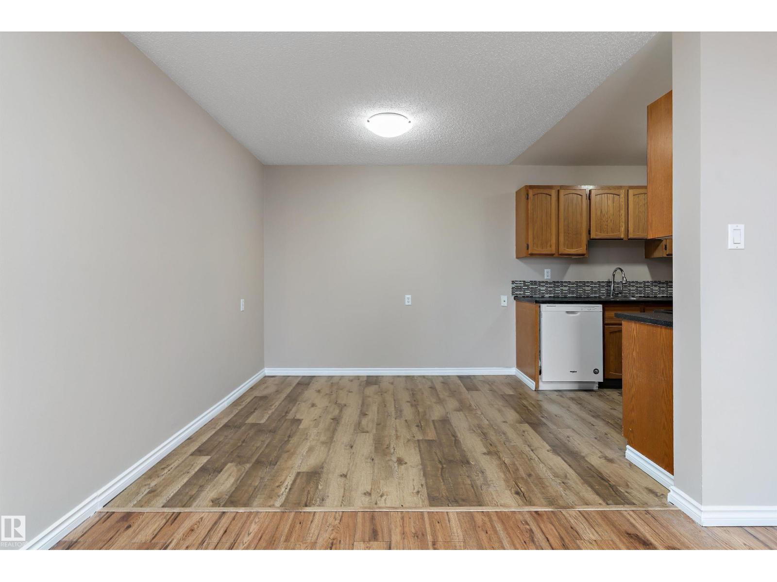 #407 3610 43 AV NW - 11