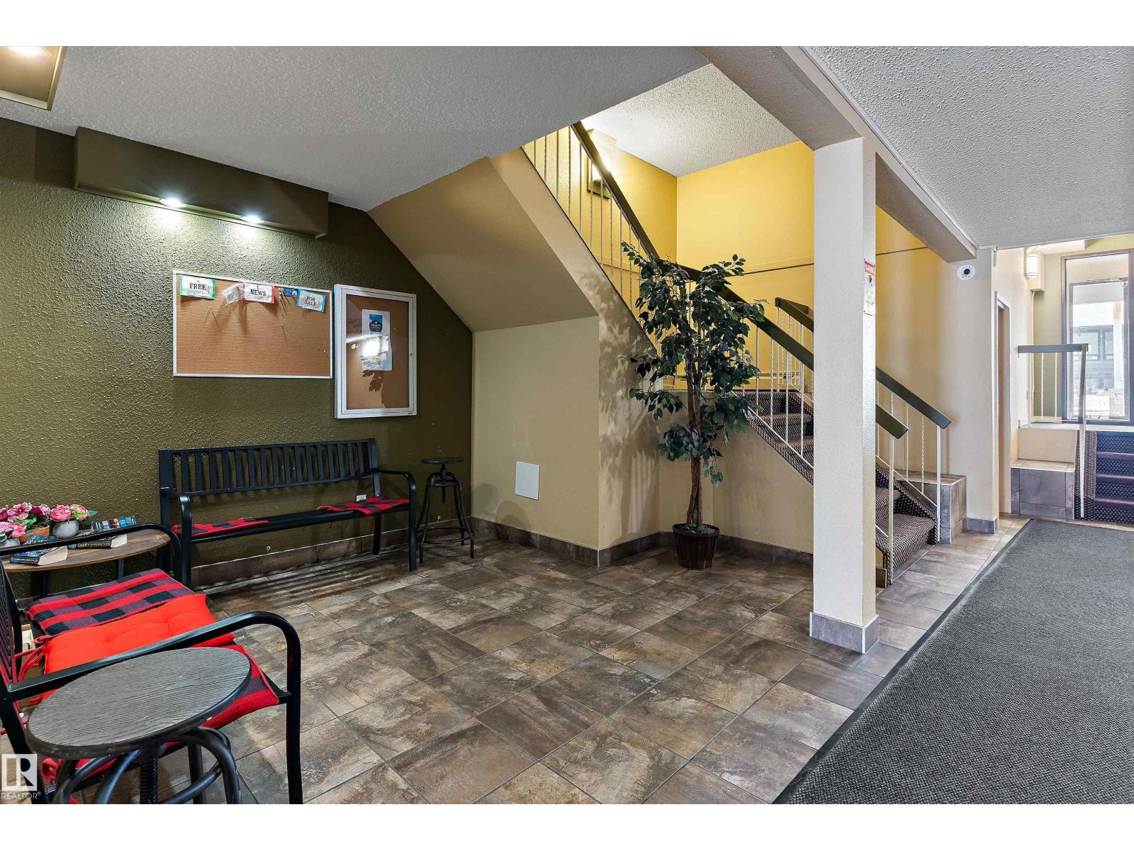 #407 3610 43 AV NW - 3