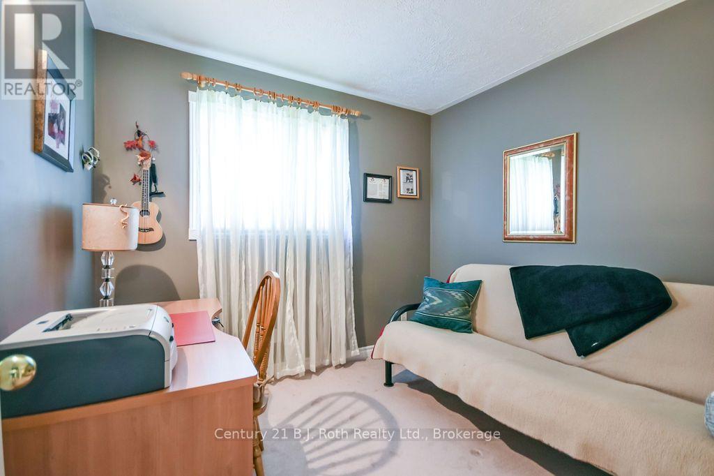 59 ANDERSON CRESCENT - 13