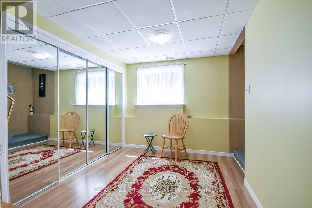 59 ANDERSON CRESCENT - 20