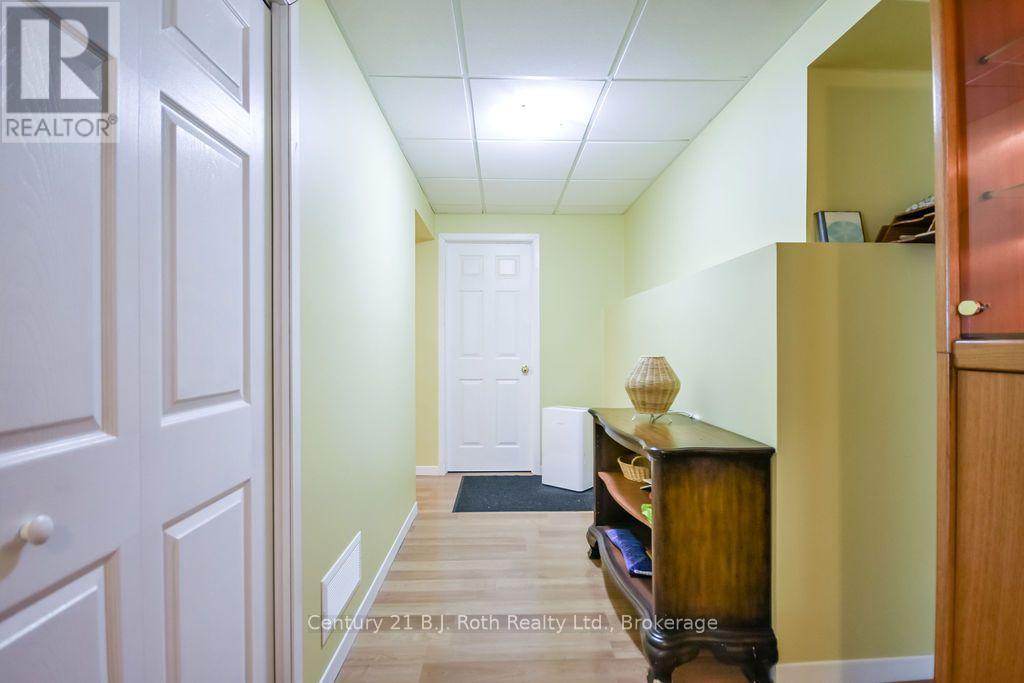 59 ANDERSON CRESCENT - 21