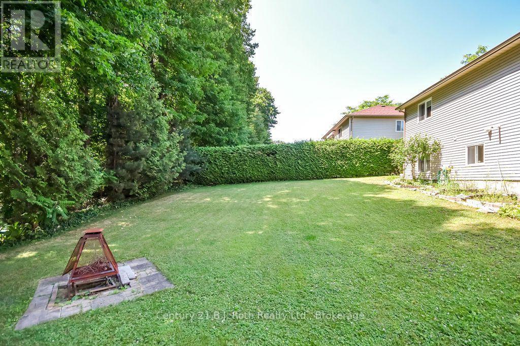 59 ANDERSON CRESCENT - 31