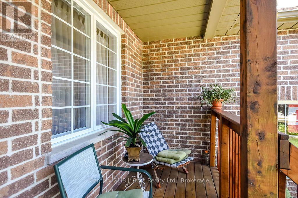59 ANDERSON CRESCENT - 4