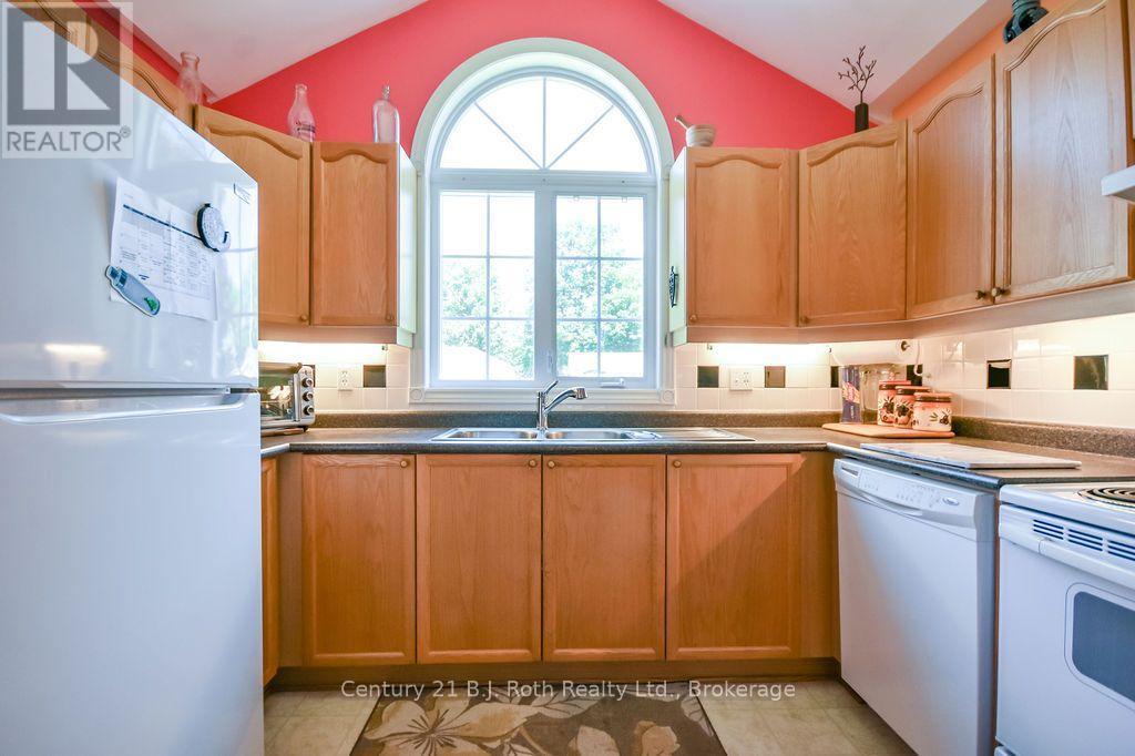 59 ANDERSON CRESCENT - 9