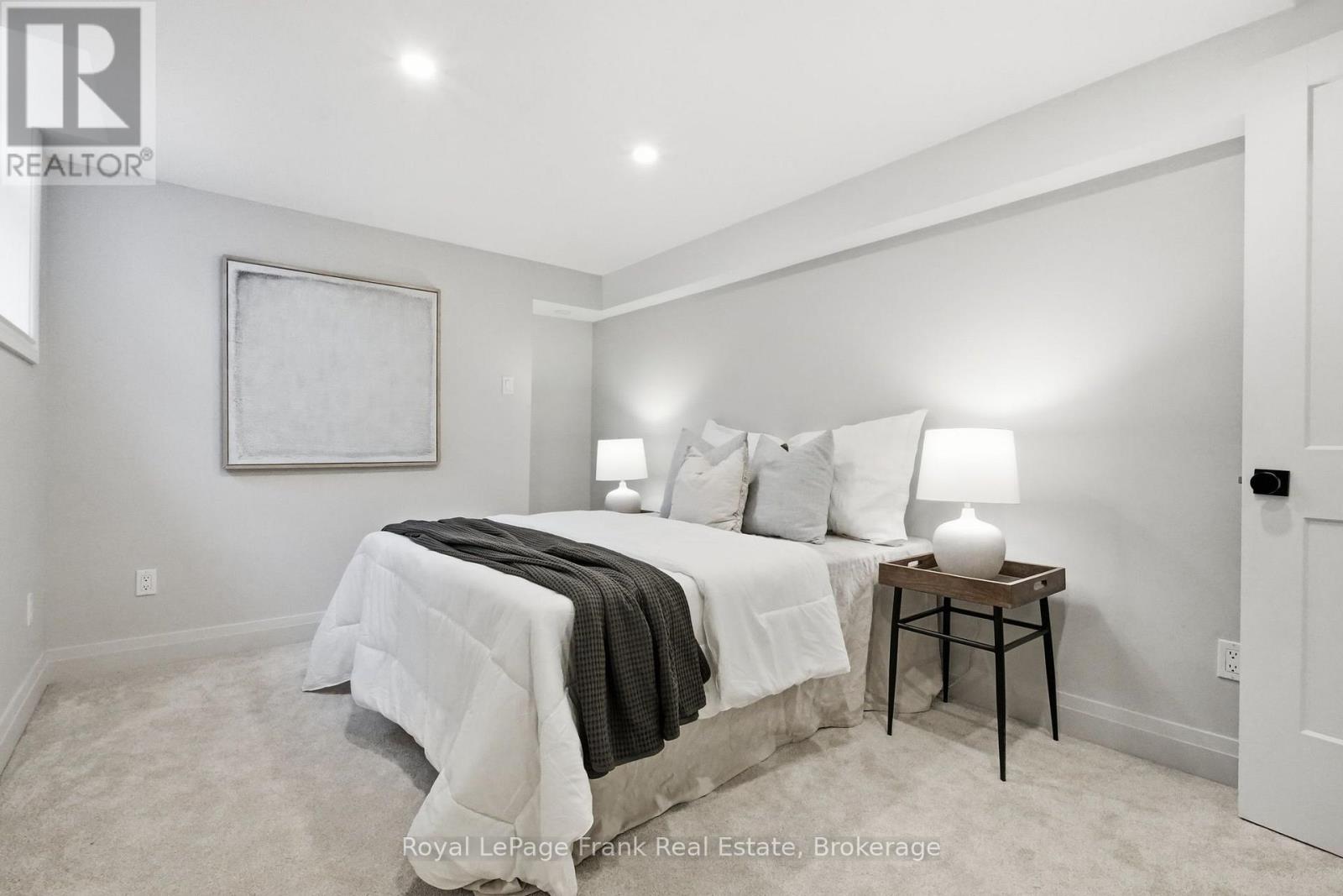 12 PRINCETON COURT - 34