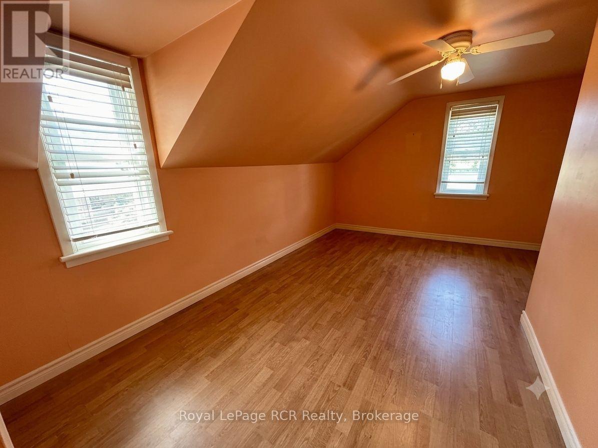 35 ELLEN STREET - 13