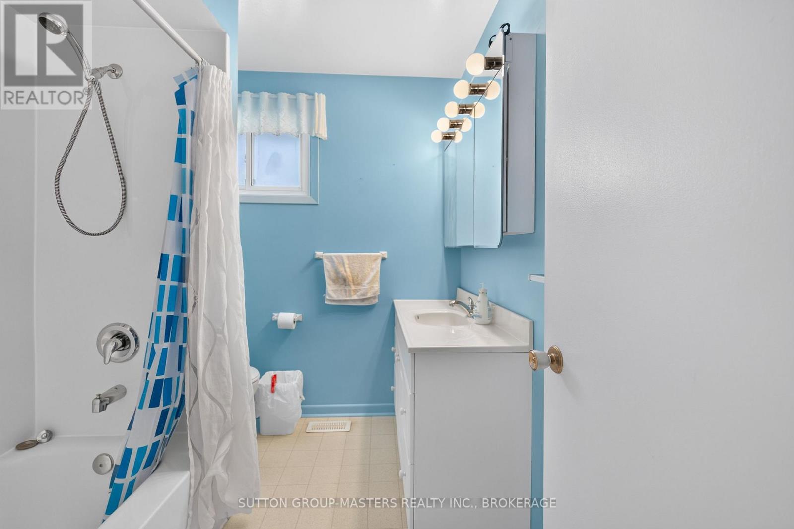 810 HAVERHILL DRIVE - 23