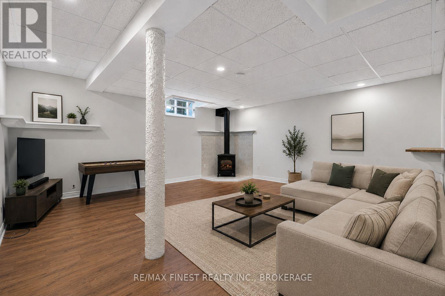 712 MILLWOOD DRIVE - 32