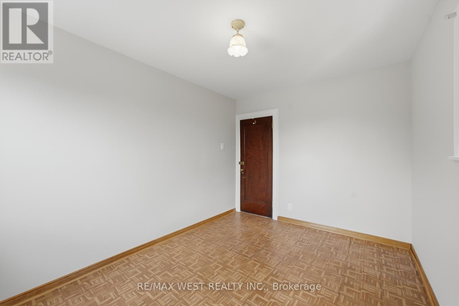280 WESTMOUNT AVENUE - 32