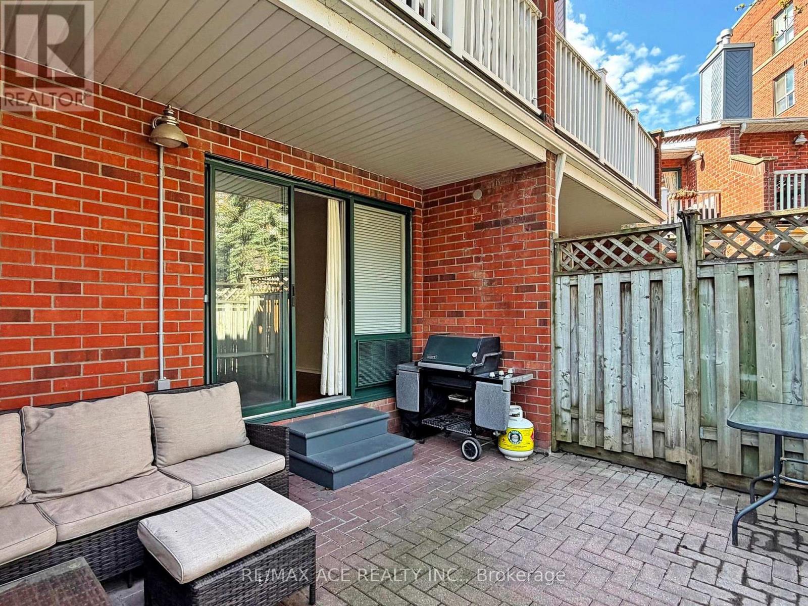 #14 660B WELLINGTON STREET W - 17