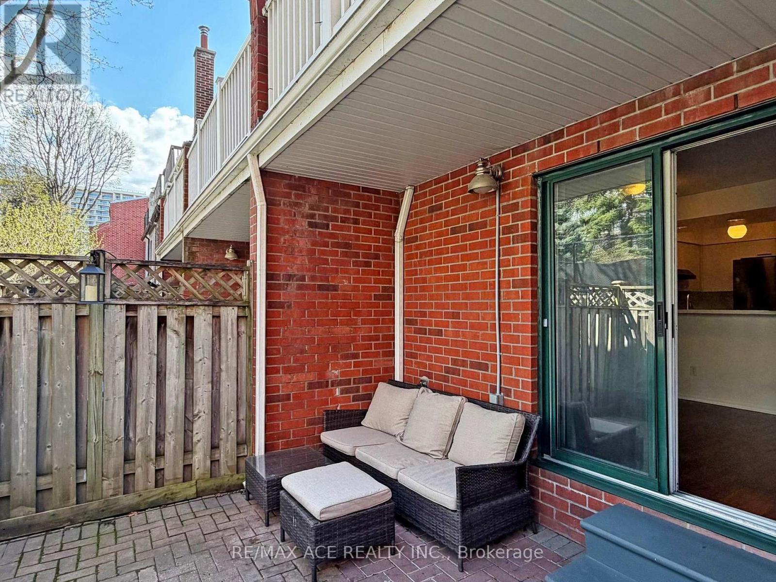 #14 660B WELLINGTON STREET W - 18