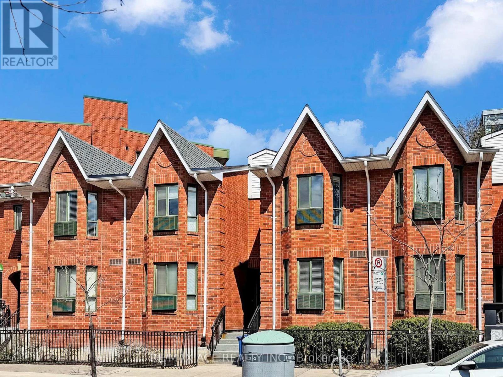 #14 660B WELLINGTON STREET W - 2
