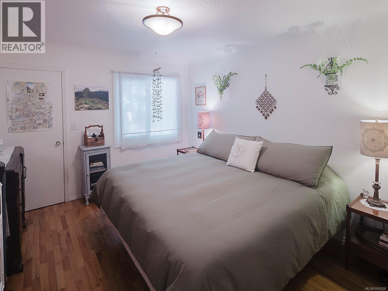  1607 Chandler Avenue, Victoria