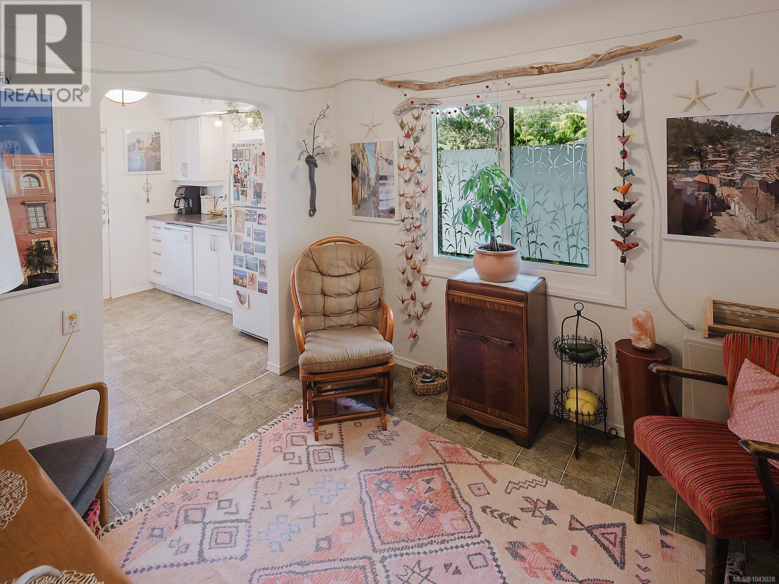  1607 Chandler Avenue, Victoria