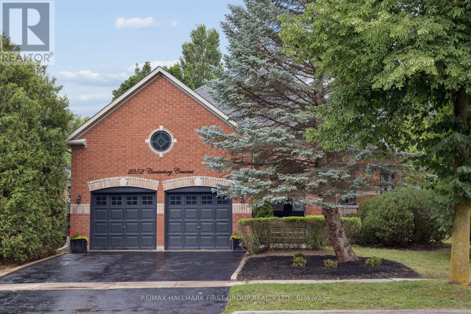 2352 CANTERBURY CRESCENT - 1