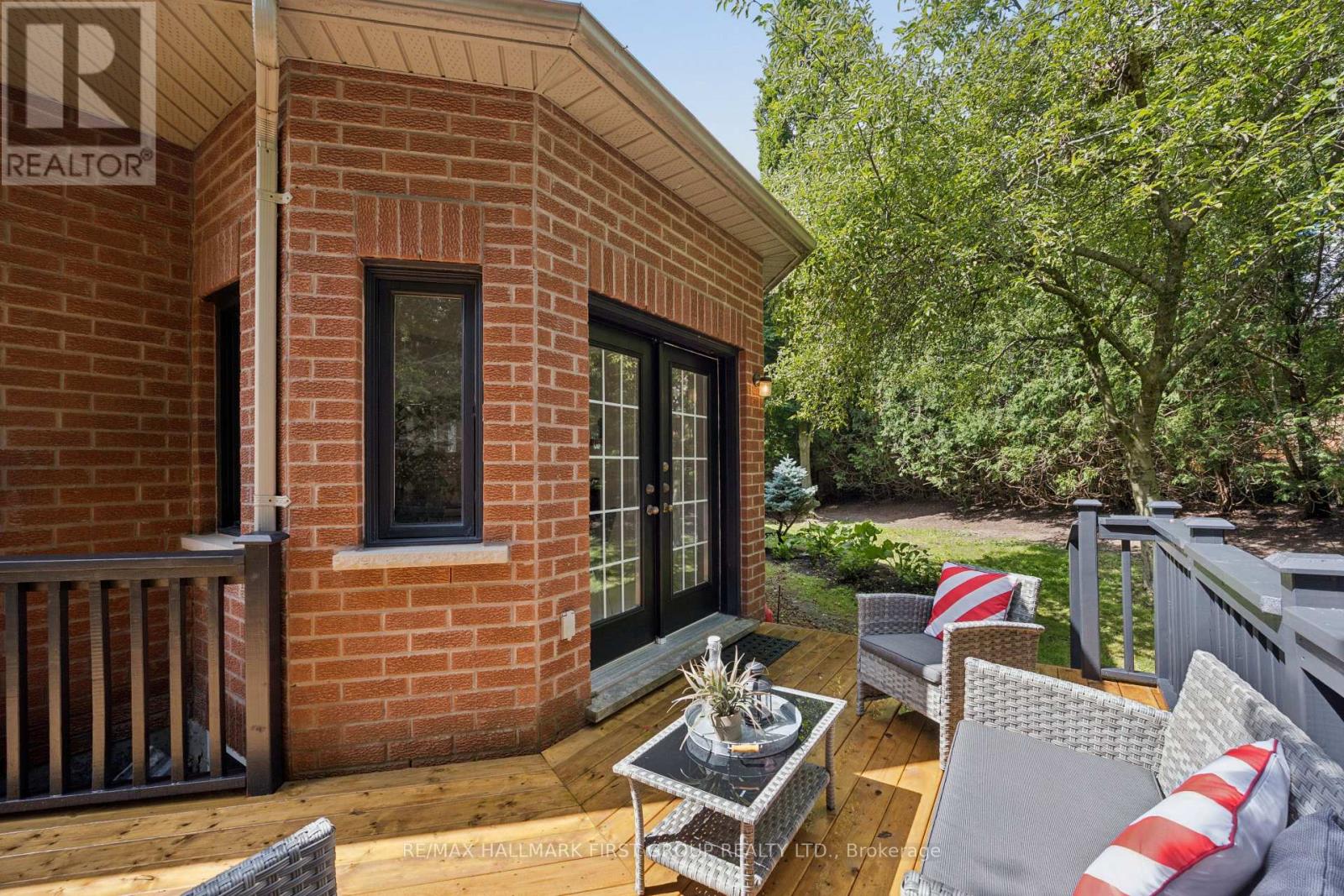 2352 CANTERBURY CRESCENT - 17