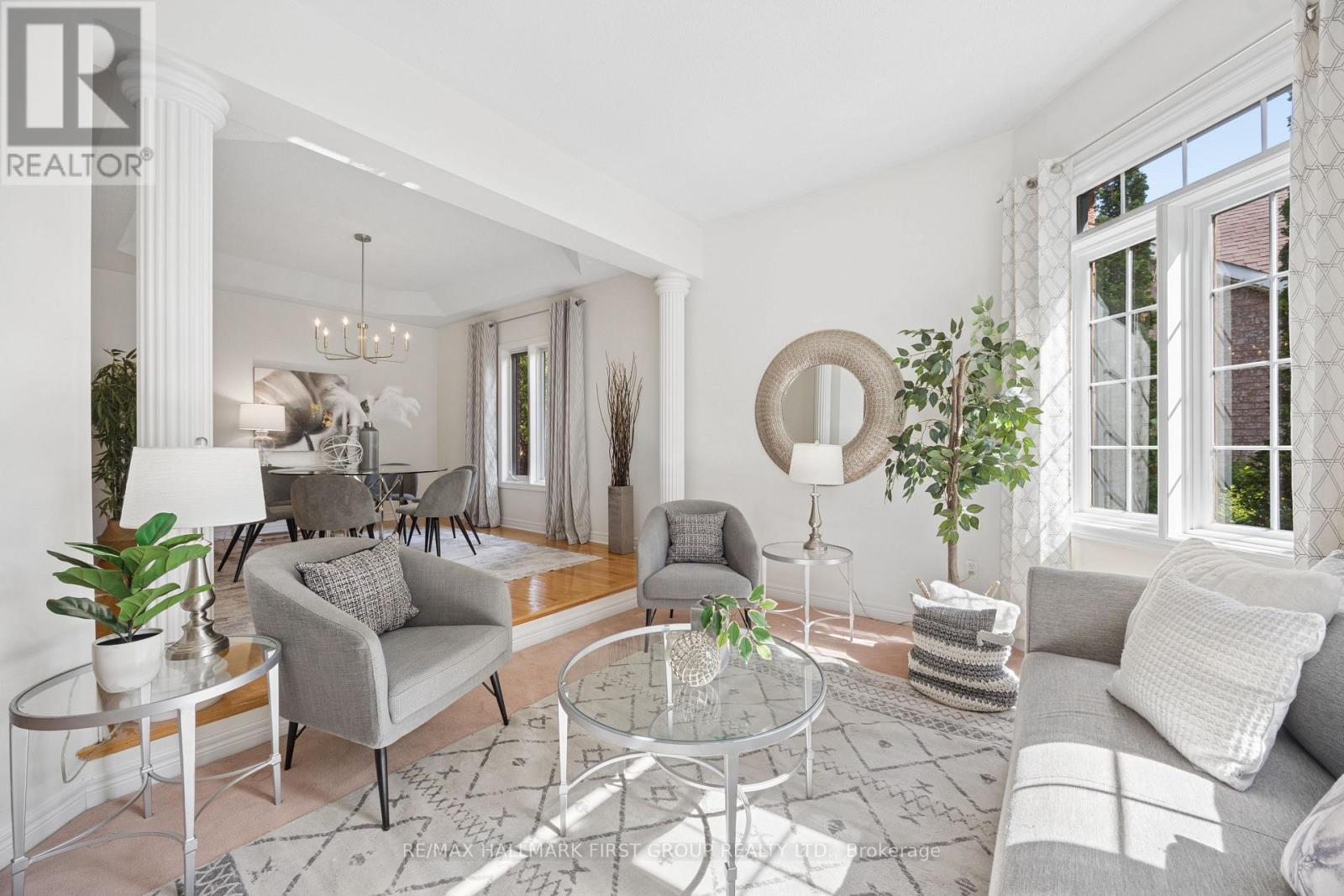 2352 CANTERBURY CRESCENT - 4