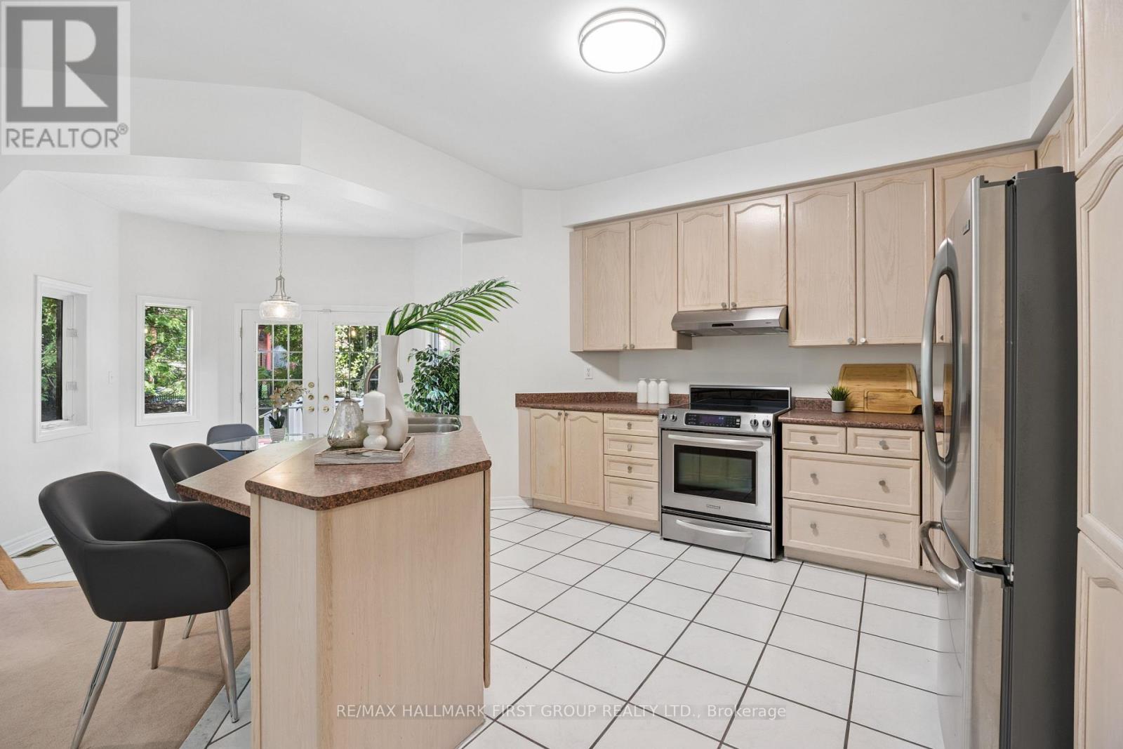 2352 CANTERBURY CRESCENT - 8