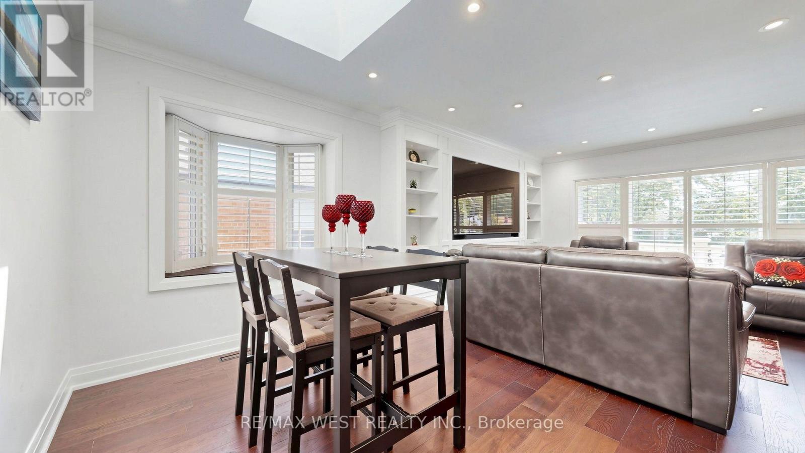 555 MCCOWAN ROAD - Image 10