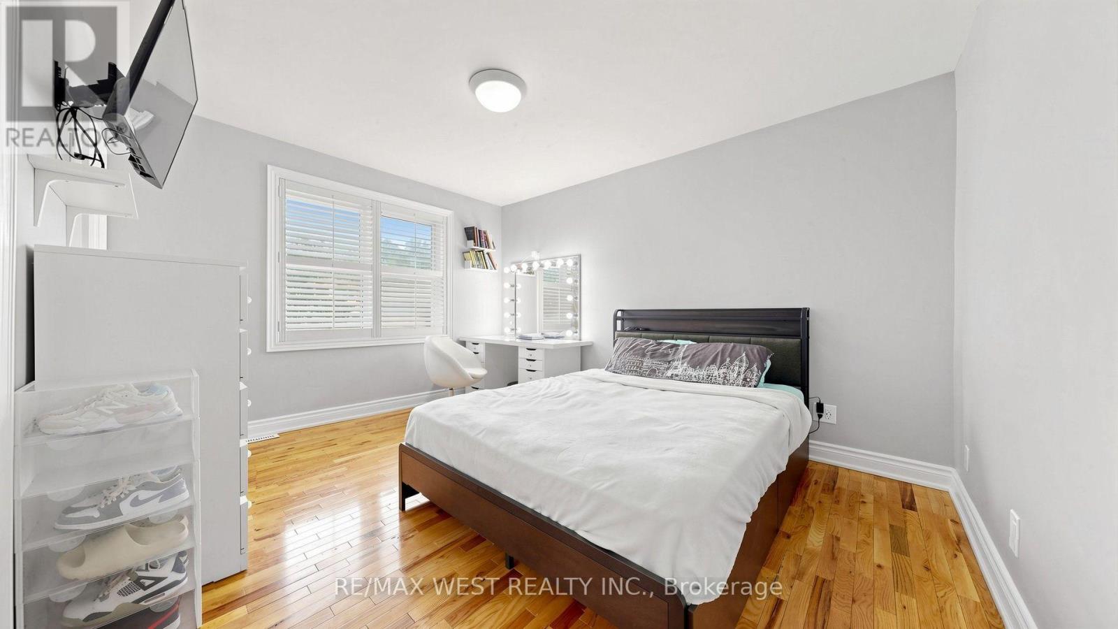 555 MCCOWAN ROAD - Image 18
