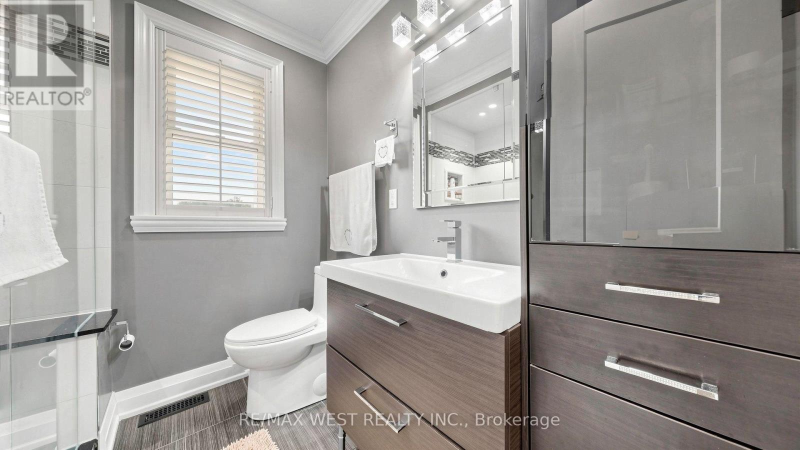 555 MCCOWAN ROAD - Image 26