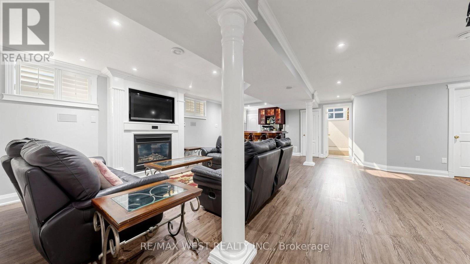 555 MCCOWAN ROAD - Image 31