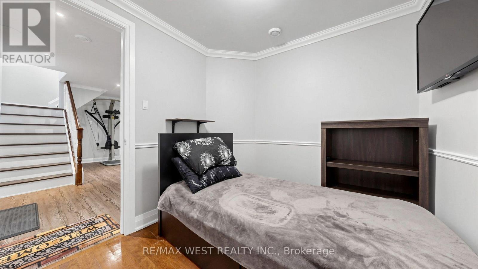 555 MCCOWAN ROAD - Image 38