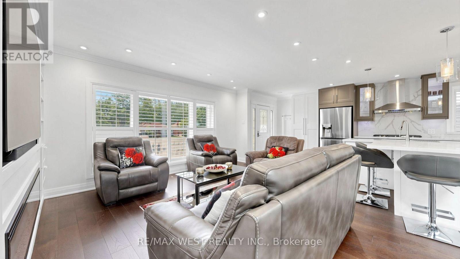 555 MCCOWAN ROAD - Image 6