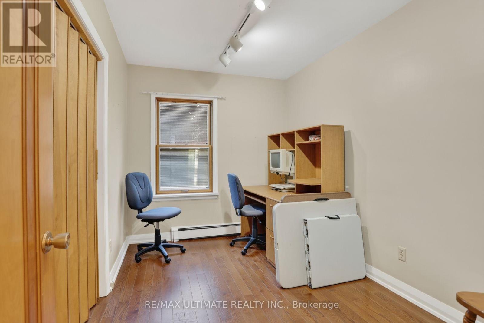 81 FLORA DRIVE - 14