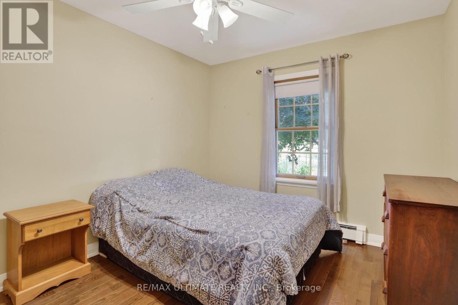 81 FLORA DRIVE - 20