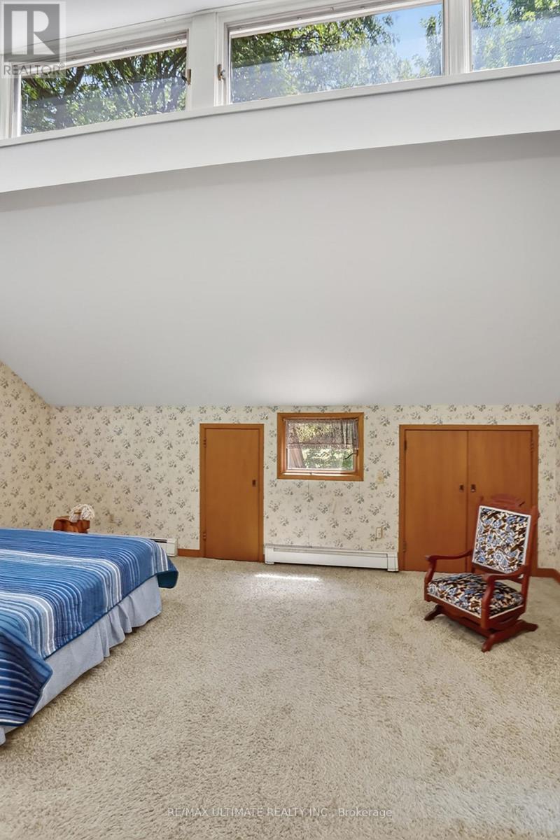 81 FLORA DRIVE - 26